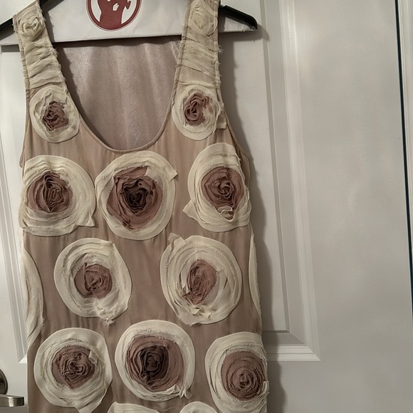 Abstract floral sleeveless dress great for weddings - Picture 3 of 3